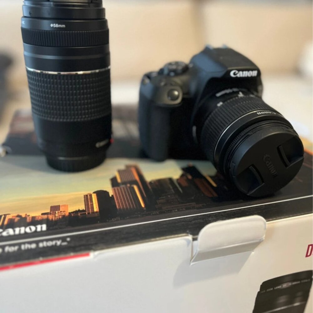 EOS 2000D
